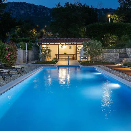 Nyaraló Schoenes In Mit Privatem Pool